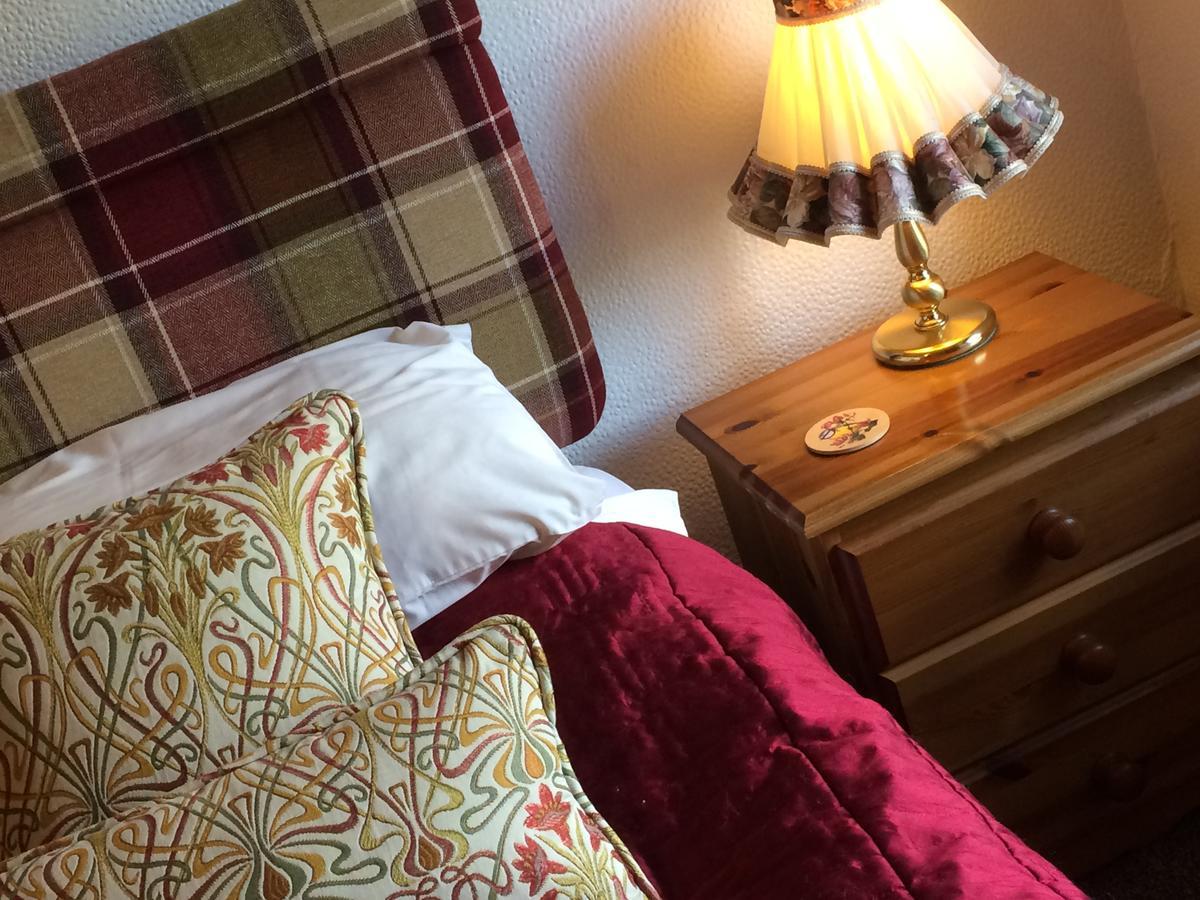 The Bryntirion Inn Llandderfel Buitenkant foto