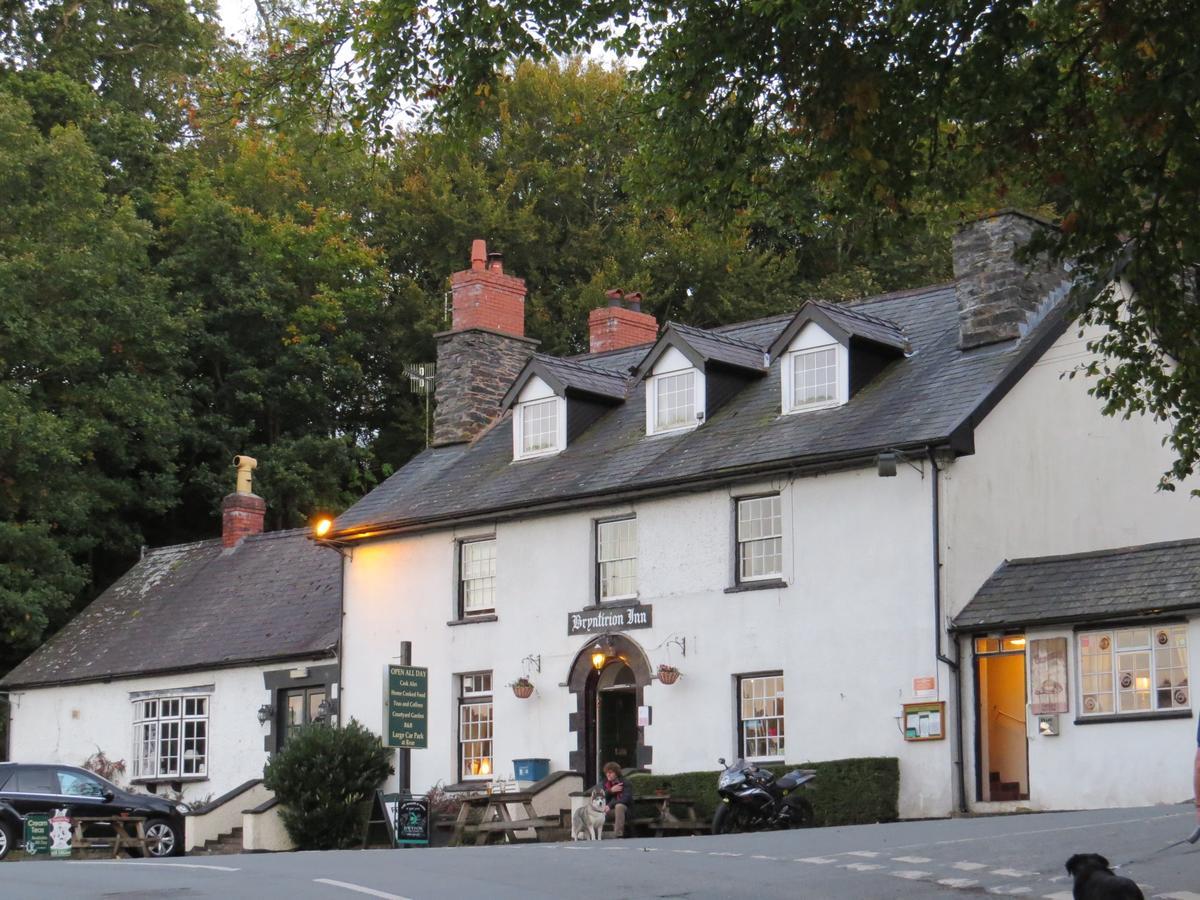 The Bryntirion Inn Llandderfel Buitenkant foto